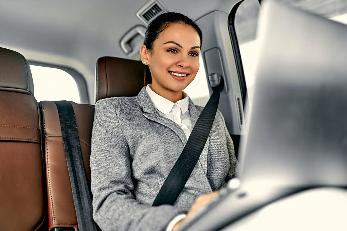 How to Book Reliable Airport Transportation in Hartford CT