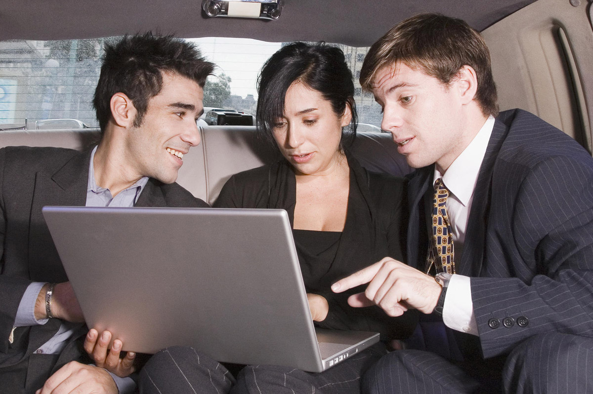 How to Travel Comfortably from Trumbull CT to Major Airports
