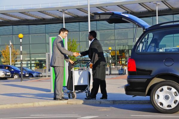 Philadelphia International Airport (PHL) Limo and Car Service